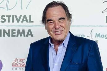 Oliver Stone e il docu-film su Putin: E' molto razionale, non emotivo come presidenti Usa Oliver Stone e il docu-film su Putin: E' molto razionale, non emotivo come presidenti Usa